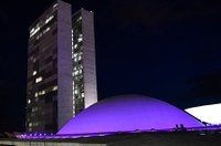 Senado recebe luz roxa nesta sexta-feira pelo fim da violência contra a mulher