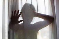 Senadores cobram aplicação efetiva da Lei Maria da Penha na pandemia