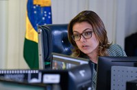 Projeto qualifica e aumenta pena de crime de prevaricação na administração pública