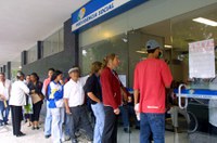 Internautas apoiam pensão vitalícia para cônjuge morto por covid-19