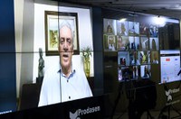 Senadores cobram da Câmara votação de projeto que suspende pagamento de consignados