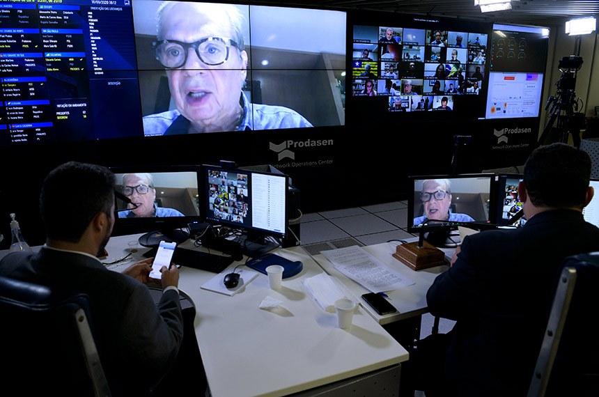 Tasso Jereissati, autor da proposta: "A pandemia do novo coronavírus tornou evidente a desproteção de milhões de famílias brasileiras"