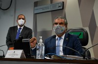 Senadores comentam retorno às votações presenciais na Casa