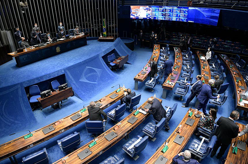 Plenário do Senado durante votação de indicados a embaixadas