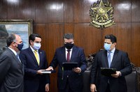 Diego Tavares toma posse como senador pela Paraíba na vaga de Daniella Ribeiro