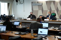 Os EUA podem fazer do Brasil um país melhor, afirma Ernesto Araújo na CRE