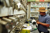 Projeto suspende pagamento de tributos por pequenas empresas