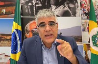 Eduardo Girão defende retomada das escolas no Ceará