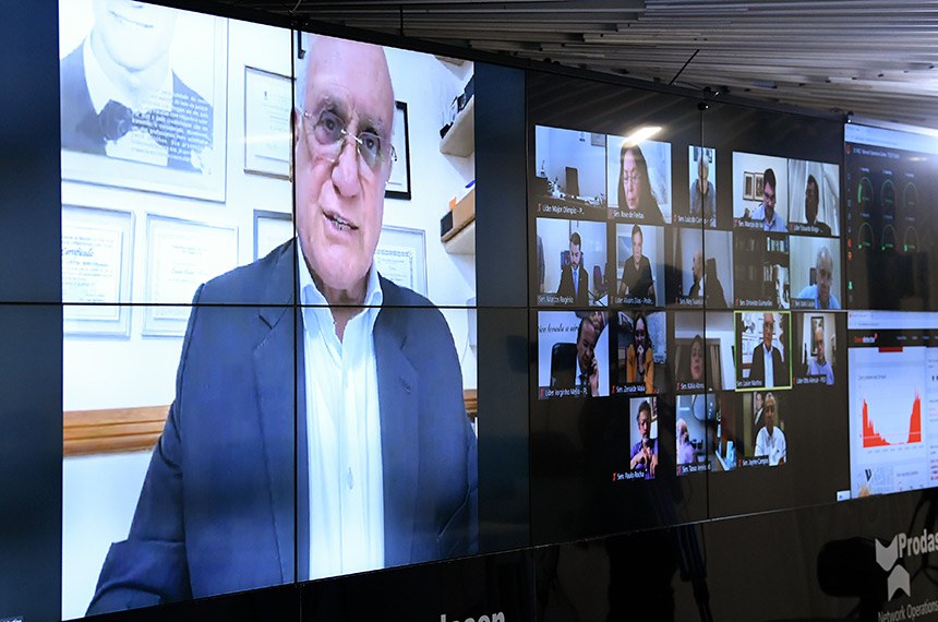 Sessão Deliberativa Remota (SDR) do Senado Federal realizada a partir da sala de controle da Secretaria de Tecnologia da Informação (Prodasen). Ordem do dia. Na pauta: Projeto de Lei de Conversão (PLV) 40/2020, que prorroga incentivos fiscais para o desenvolvimento regional (proveniente da Medida Provisória nº 987, de 2020). Senador Lasier Martins (Podemos-RS) em pronunciamento via videoconferência. Foto: Jefferson Rudy/Agência Senado