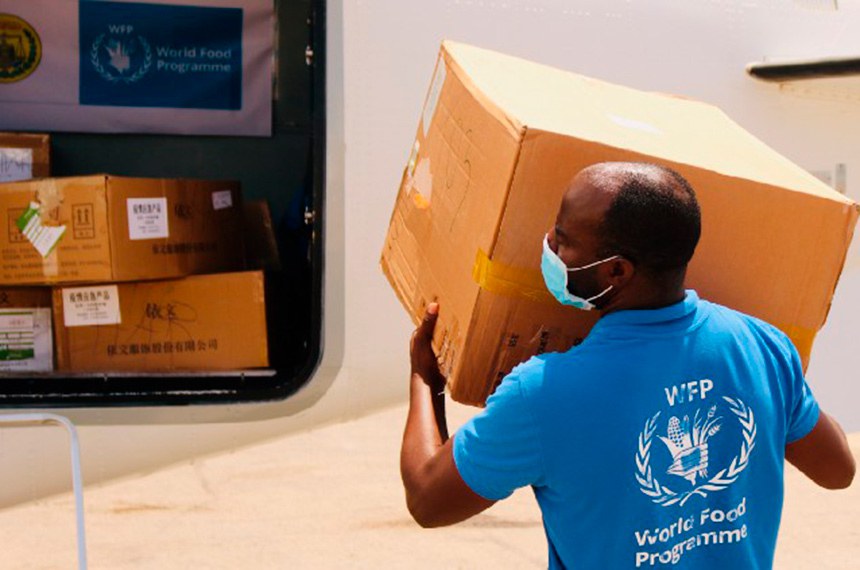 Funcionário do Programa Mundial de Alimentação das Nações Unidas, para o combate à fome, que alimentou 97 milhões de pessoas este ano e levou o Prêmio Nobel