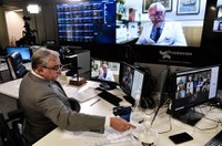 Senado homenageia médicos brasileiros em sessão especial solene