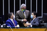 Sessão do Congresso começa com debate sobre desoneração da folha de pagamento