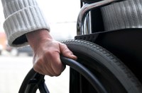 PL incentiva benefício para trabalhador responsável por pessoa com deficiência