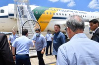 Davi e Bolsonaro acompanham trabalho de restabelecimento de energia no Amapá