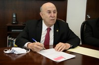 Senador Ney Suassuna é diagnosticado com covid-19