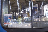 Bolsonaro veta ajuda de R$ 4 bi para empresas de ônibus e metrô na pandemia