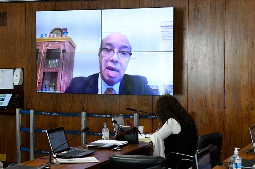 Silvio José Albuquerque e Silva durante sua sabatina na Comissão de Relações Exteriores do Senado