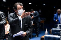 Vai à Câmara texto que cria carteira digital de vacinação e rastreamento de vacinas