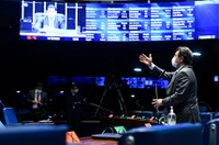 Senadores destacam atuação do Congresso e mostram esperança com vacina