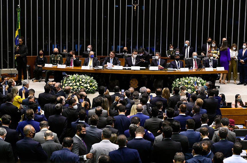 Bolsonaro fala na sessão de reabertura dos trabalhos do Congresso, na quarta-feira (3)