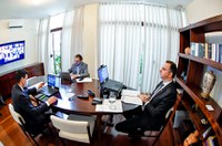 Pacheco conversa com representantes de municípios e defende reforma tributária