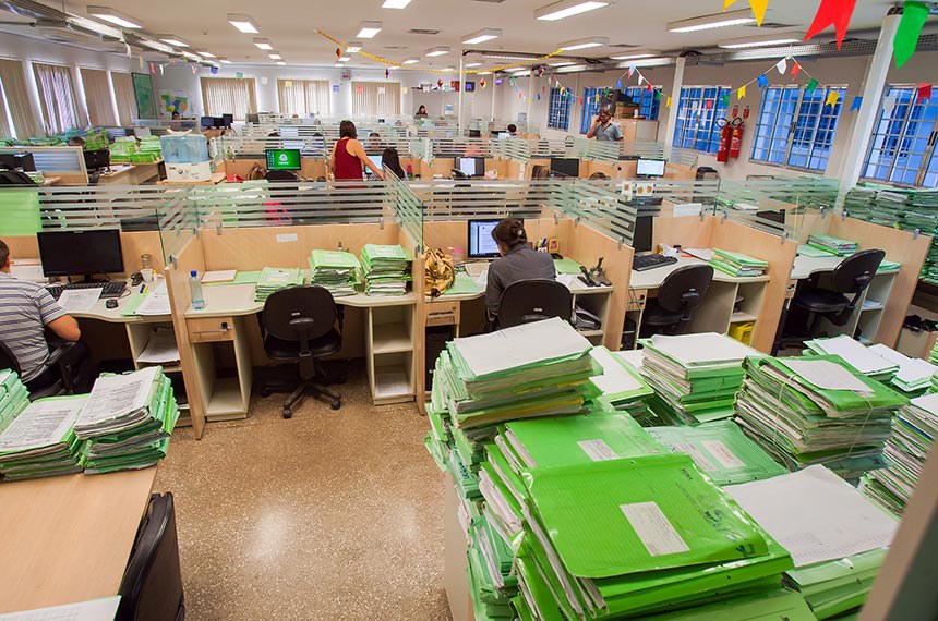 Projeto do senador Styvenson Valentim (Podemos-RN) criminaliza o emprego dos chamados "funcionários fantasmas" na máquina pública