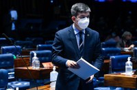 Senado aprova MP que facilita compra de vacinas contra covid-19; texto vai a sanção