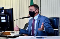 Relator do Orçamento anuncia que cancelará R$ 10 bi em emendas