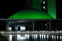 Senado é iluminado de verde em alusão aos dias da atividade física e da saúde