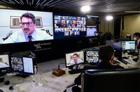 Suspensão de decretos sobre armas e munições está na pauta desta quinta-feira