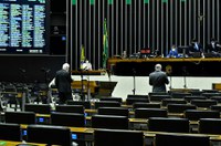 Parlamentares buscam acordos para vetos e mudança no Orçamento