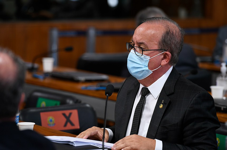 Jorginho Mello pediu o impedimento dos senadores