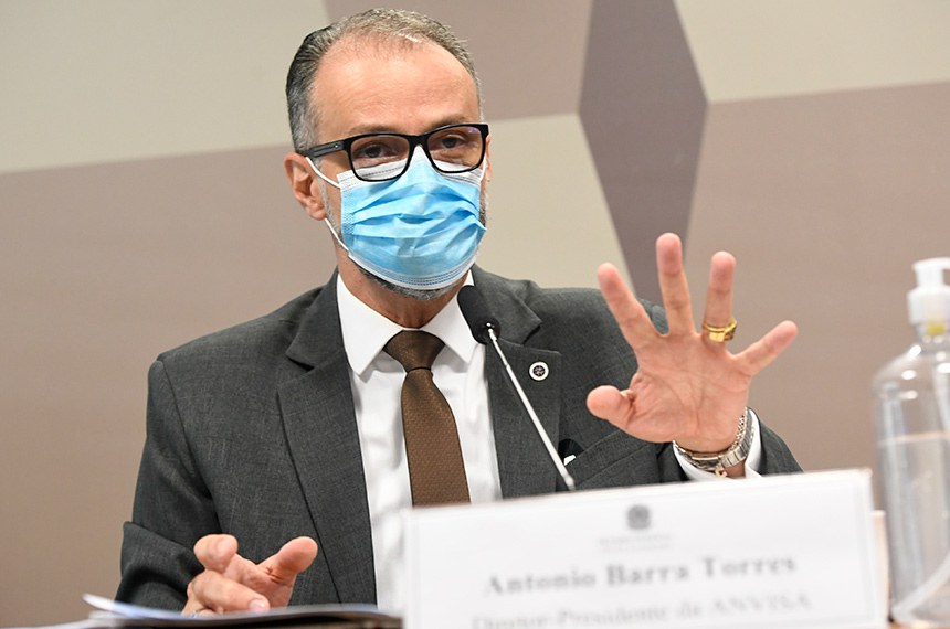 O presidente da Anvisa, Antonio Barra Torres, negou qualquer pressão ou preconceito contra a vacina russa Sputnik V
