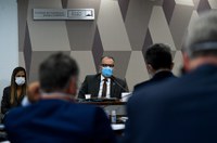 Senadores divergem sobre existência de 'comando paralelo' no combate à covid-19