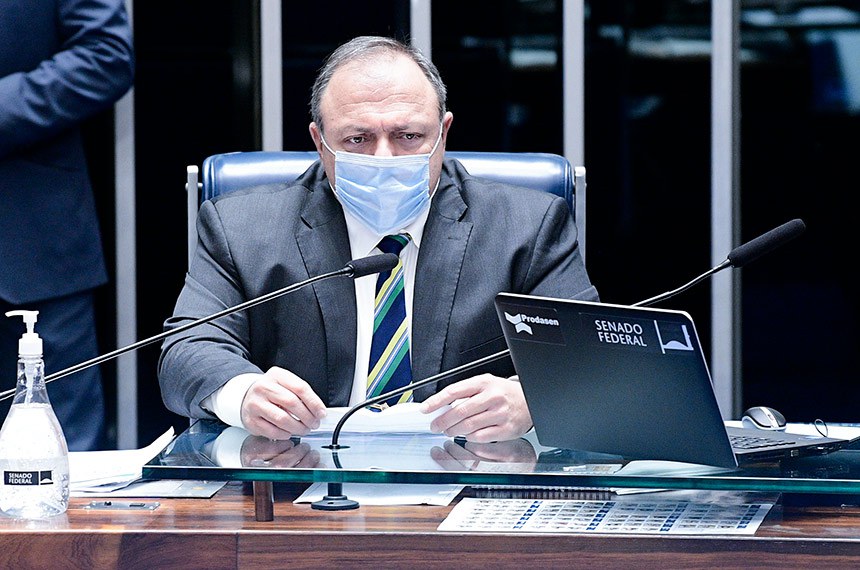 O ex-ministro da Saúde Eduardo Pazuello participou de sessão de debates no Senado, em fevereiro, quando ainda chefiava a pasta, prestando informações sobre ações adotadas pelo ministério para vacinação