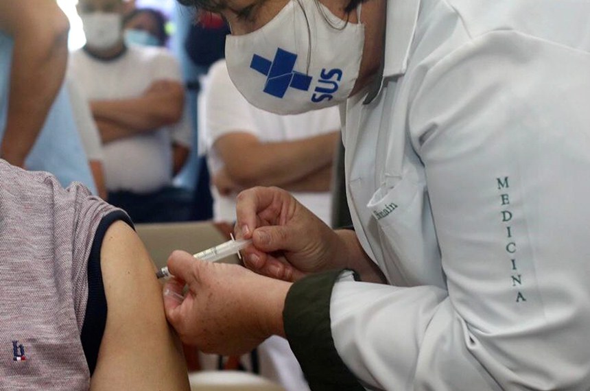 79% dos cidadãos consideram lenta a vacinação contra a covid-19 no Brasil