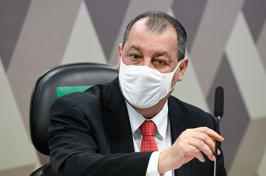 Presidente da CPI da Pandemia, Omar Aziz criticou o presidente Bolsonaro por ter postado a proposta nas redes sociais