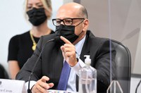 Brasil poderia ter sido primeiro do mundo a vacinar, afirma Dimas Covas à CPI