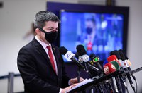 Randolfe quer convocar presidente da CBF para discutir Copa América no Brasil