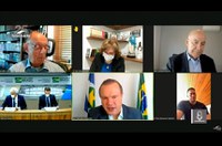 Vacinação de profissionais da educação é urgente, aponta debate