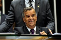 Senadores lamentam a morte de Mozart Vianna, ex-secretário da Mesa da Câmara