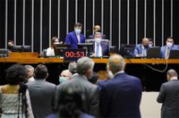 Com emendas dos senadores, desestatização da Eletrobras é aprovada na Câmara