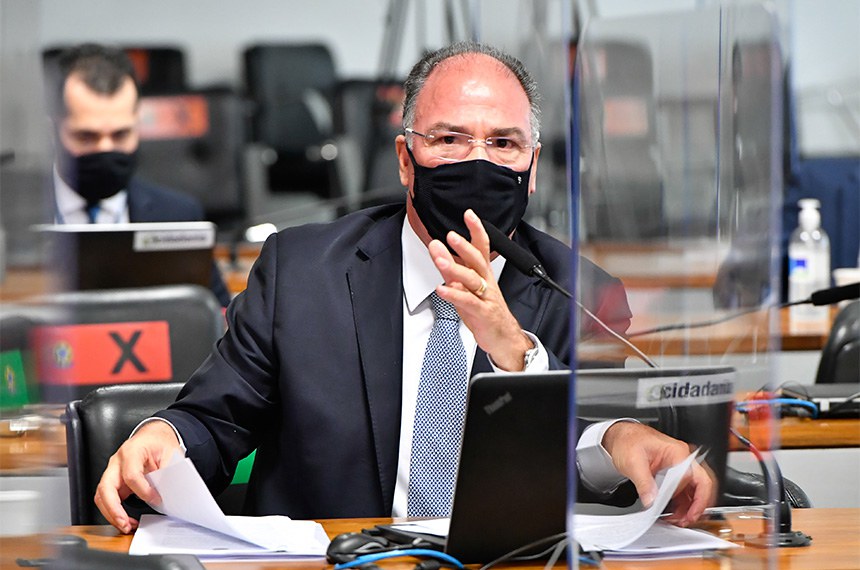 O líder do governo no Senado, Fernando Bezerra Coelho, durante reunião da CPI da Pandemia