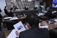 CPI deve fazer acareação entre Emanuela Medrades e Luis Ricardo Miranda