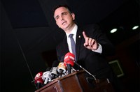 Eleições são inegociáveis, diz Pacheco; senadores reagem a Braga Netto