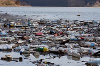 Estudo do Senado aponta necessidade de leis para deter poluição por plásticos