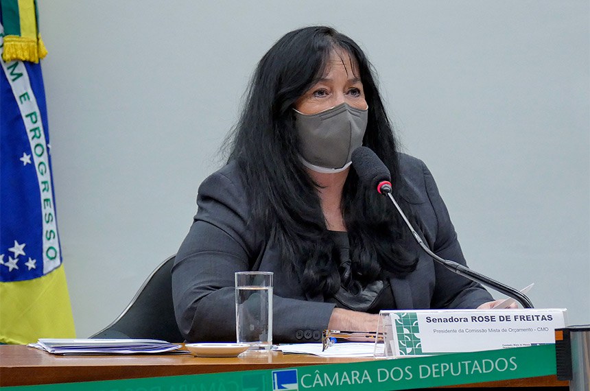 Senadora Rose de Freitas (MDB-ES), presidente da CMO, propôs convite a quatro ministros para falar do Orçamento do ano que vem