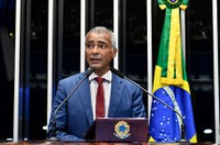 Romário critica declarações de ministro da Educação sobre crianças com deficiência