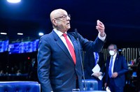 Esperidião Amin pede retomada das obras no aeroporto de Navegantes