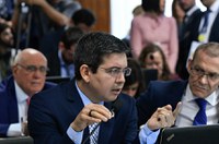 CE vota proibição de crianças e adolescentes em eventos open bar